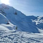 Apartman D'rock Arosa-nightlife Lodge-adults Only *